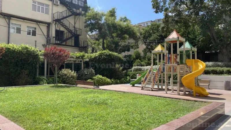 Satılır 4 otaqlı Mənzil Yeni tikili 240 m² Səbail r. - şəkil 24