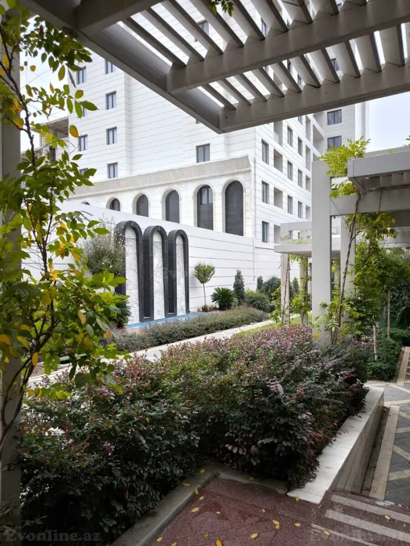 Satılır 4 otaqlı Mənzil Yeni tikili 240 m² Səbail r. - şəkil 25