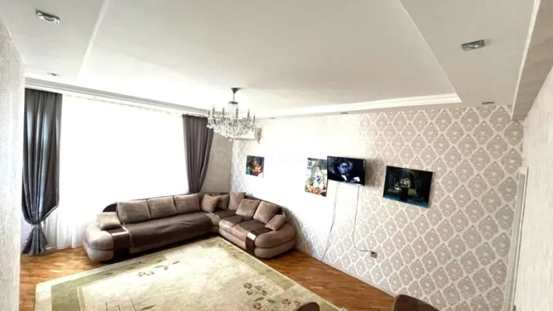 3 otaqlı Mənzil 93 m² 4-cü mikrorayon Satılır