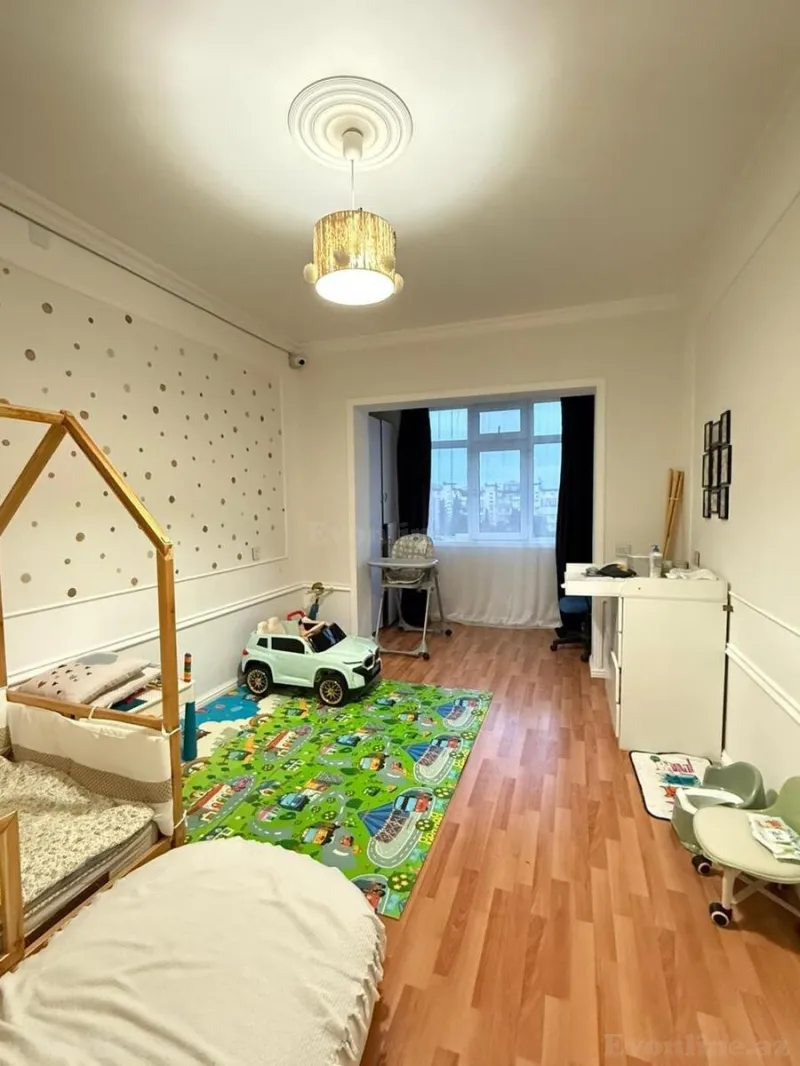 3 otaqlı Mənzil 88 m² 8-ci mikrorayon Satılır