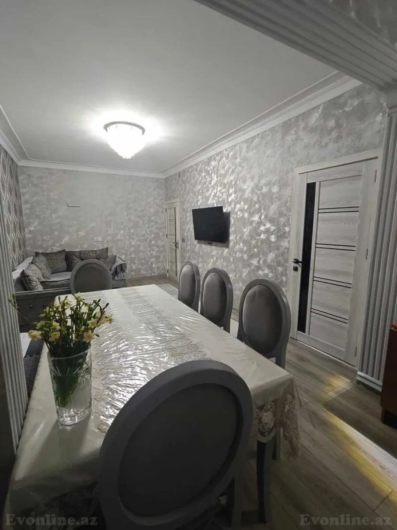 3 otaqlı Mənzil 70 m² 4-cü mikrorayon Satılır