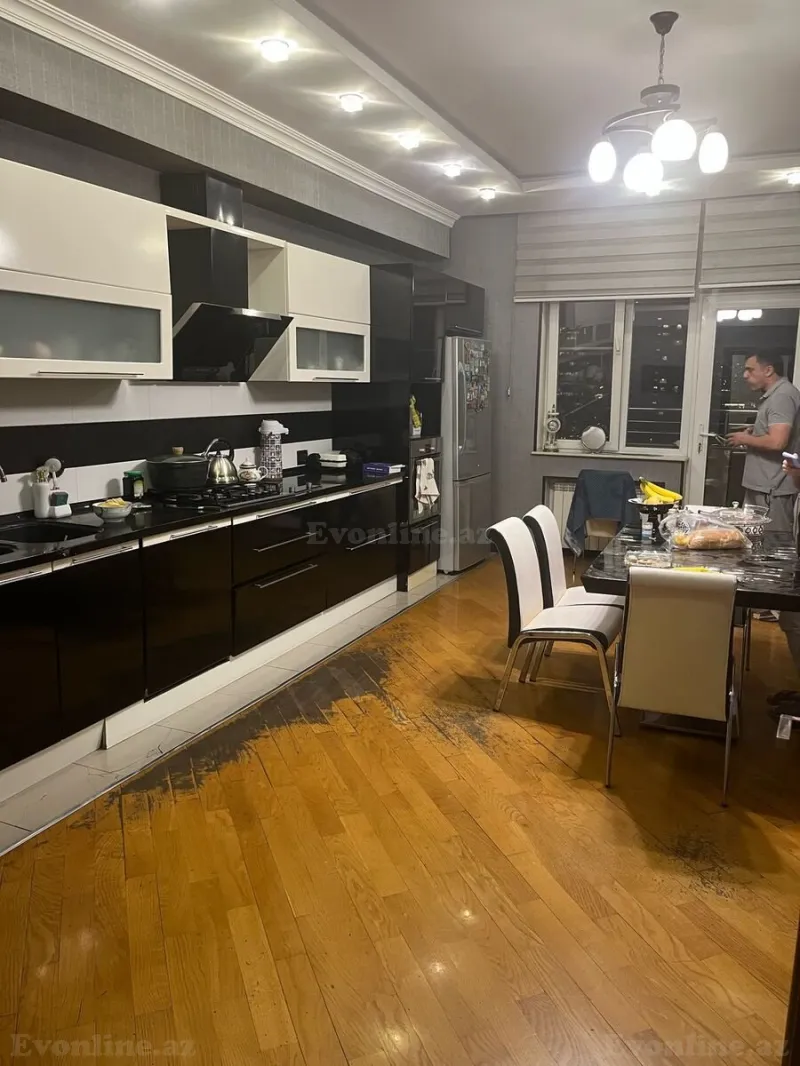 Satılır 5 otaqlı Mənzil Yeni tikili 280 m² 28 May m. - şəkil 12