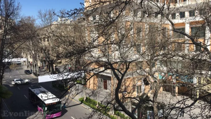 3 otaqlı Mənzil 110 m² Sahil m. Kirayə verilir