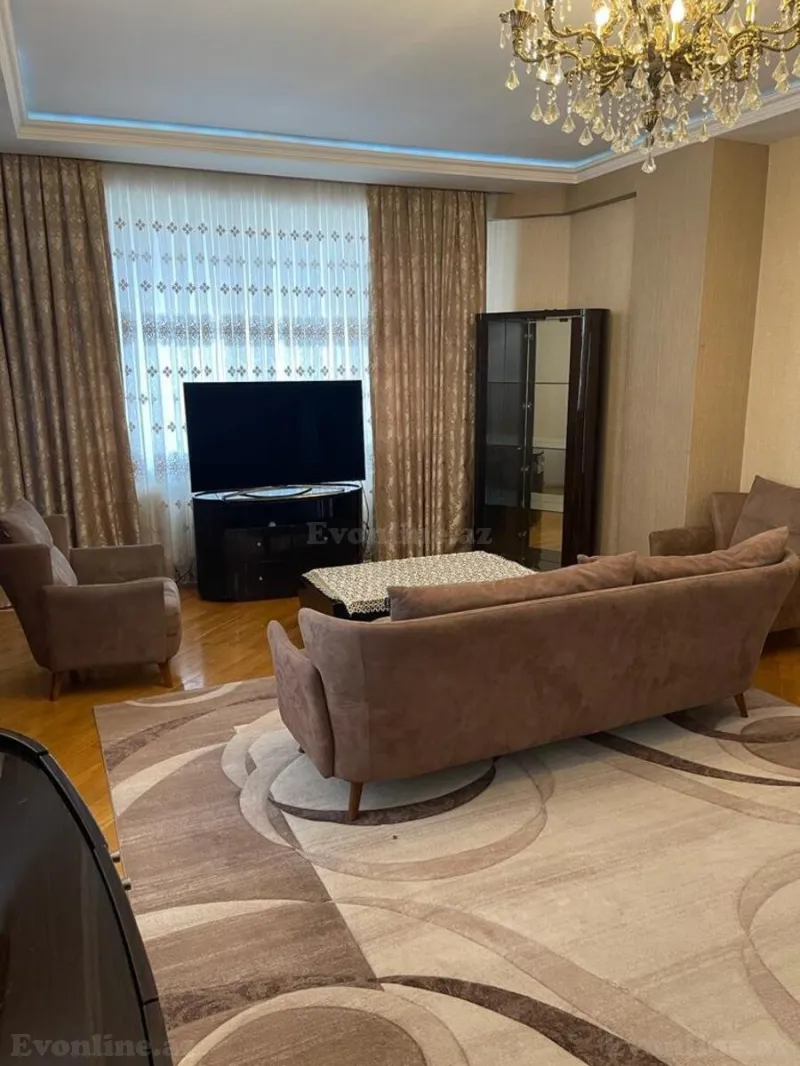 3 otaqlı Mənzil 170 m² 28 May m. Kirayə verilir