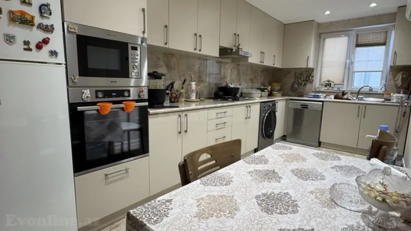 Satılır 4 otaqlı Mənzil Köhnə tikili 100 m² İnşaatçılar m. - şəkil 14