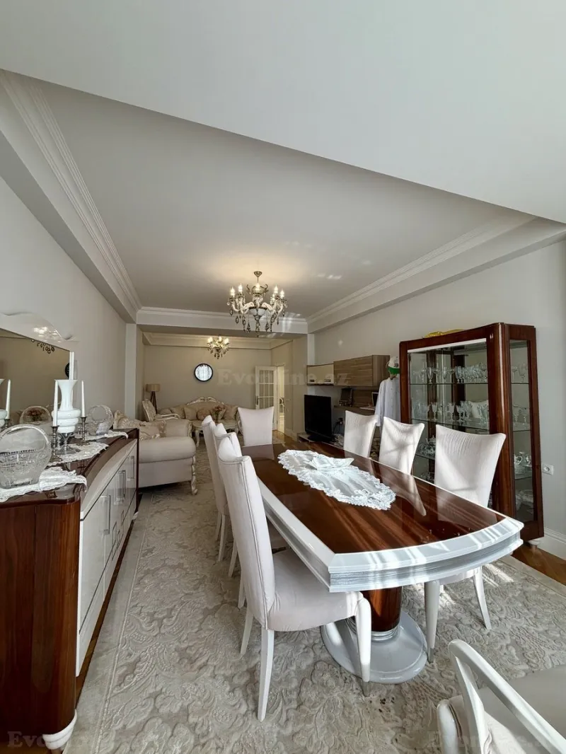 Satılır 3 otaqlı Mənzil Yeni tikili 156 m² Elmlər Akademiyası m. - şəkil 6