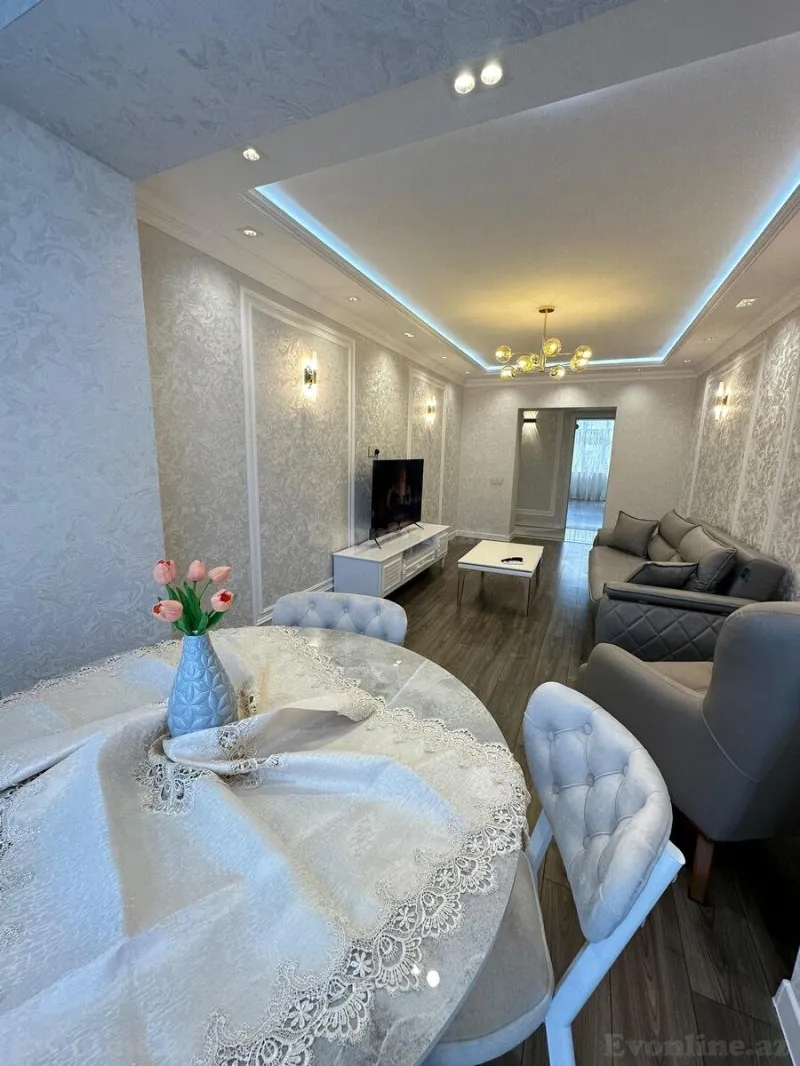 Kirayə verilir 3 otaqlı Mənzil Köhnə tikili 180 m² 28 May m.