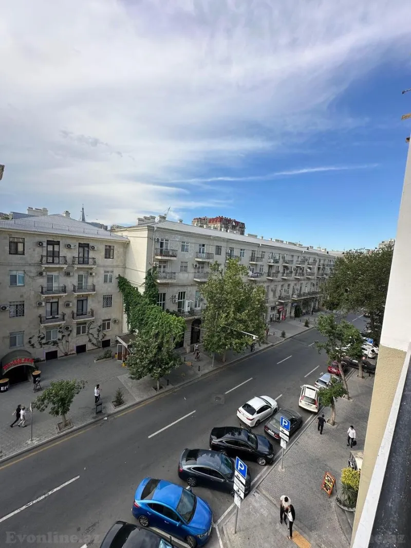 Kirayə verilir 3 otaqlı Mənzil Köhnə tikili 180 m² 28 May m. - şəkil 2
