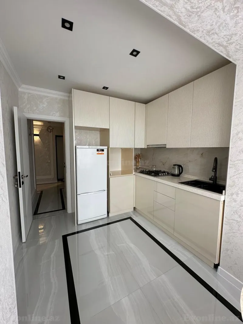 Kirayə verilir 3 otaqlı Mənzil Köhnə tikili 180 m² 28 May m. - şəkil 7