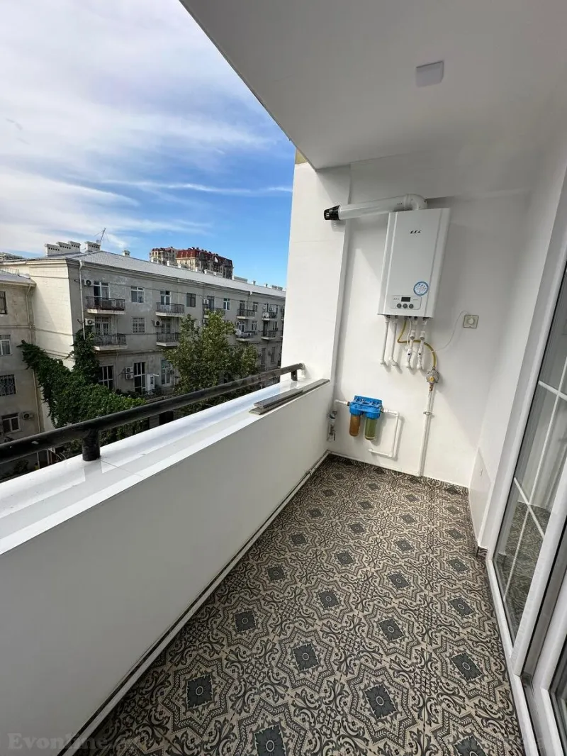 Kirayə verilir 3 otaqlı Mənzil Köhnə tikili 180 m² 28 May m. - şəkil 9