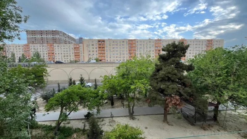 Satılır 3 otaqlı Mənzil Köhnə tikili 80 m² Xalqlar Dostluğu m.