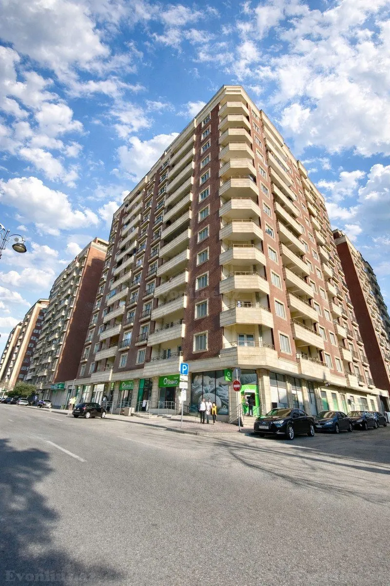 Satılır 5 otaqlı Mənzil Yeni tikili 256 m² Nəsimi r. - şəkil 2