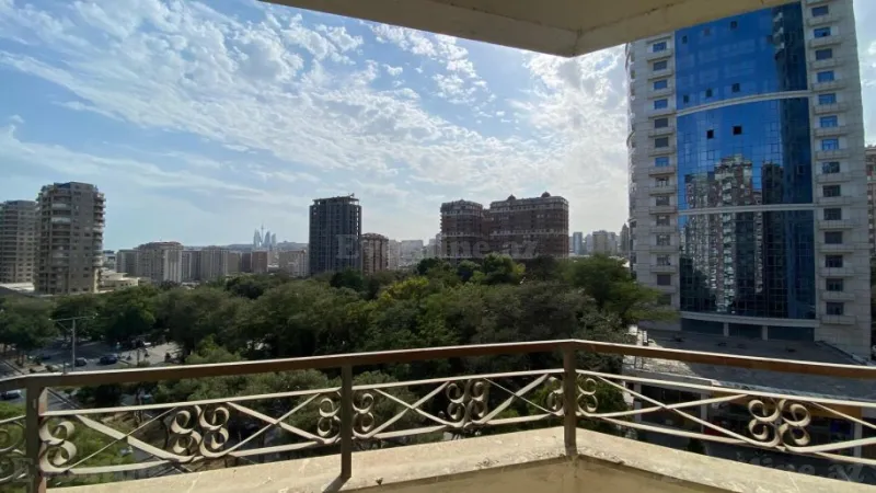 Satılır 5 otaqlı Mənzil Yeni tikili 256 m² Nəsimi r. - şəkil 10