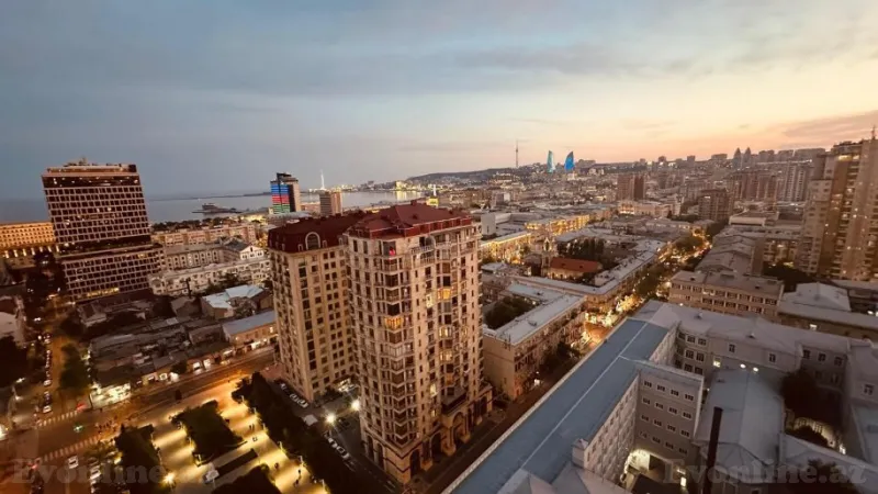 Satılır 6 otaqlı Mənzil Yeni tikili 233 m² 28 May m. - şəkil 2