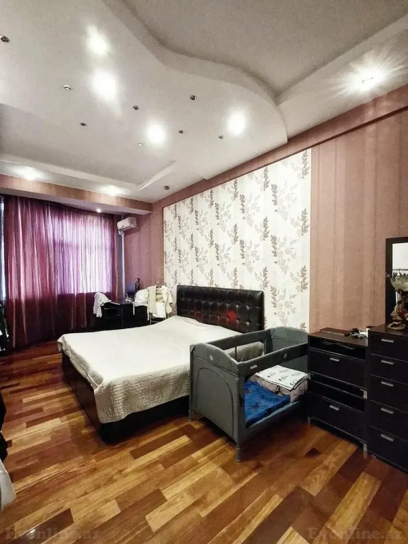 Satılır 4 otaqlı Mənzil Yeni tikili 210 m² Nəsimi r. - şəkil 24