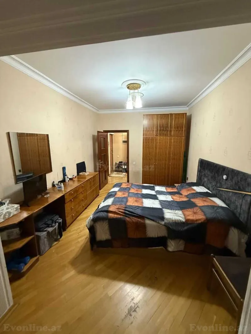 Satılır 4 otaqlı Mənzil Köhnə tikili 115 m² Əhmədli m. - şəkil 4