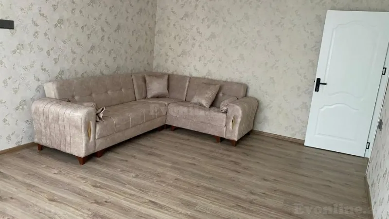 4 otaqlı Mənzil 110 m² Nizami m. Kirayə verilir
