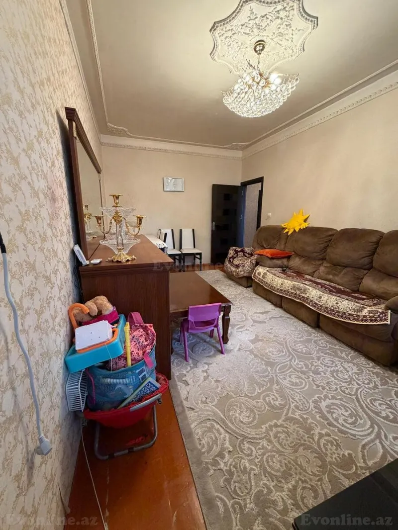 Satılır 3 otaqlı Mənzil Köhnə tikili 90 m² Xalqlar Dostluğu m. - şəkil 2