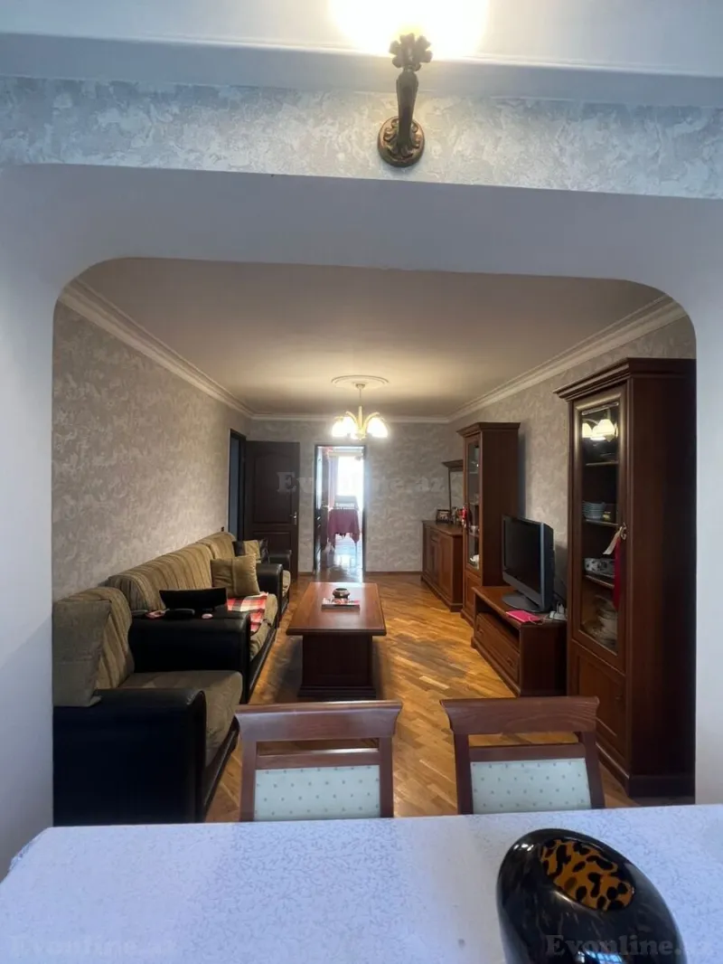 Satılır 3 otaqlı Mənzil Köhnə tikili 86 m² Gənclik m. - şəkil 2