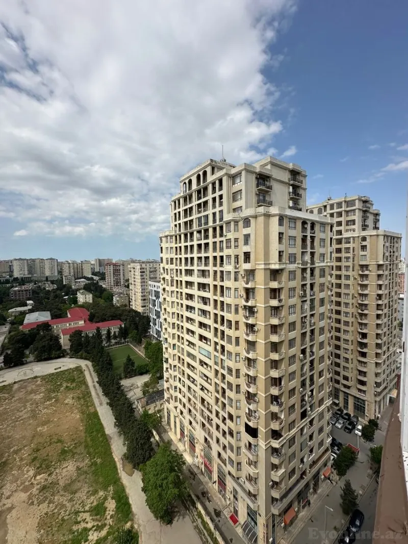 Satılır 4 otaqlı Mənzil Yeni tikili 130 m² Elmlər Akademiyası m. - şəkil 3