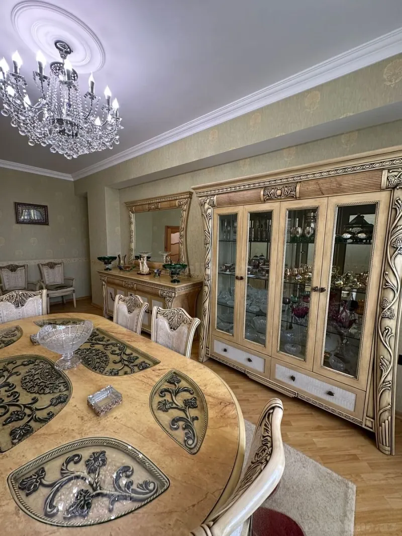 Satılır 4 otaqlı Mənzil Yeni tikili 130 m² Elmlər Akademiyası m. - şəkil 6