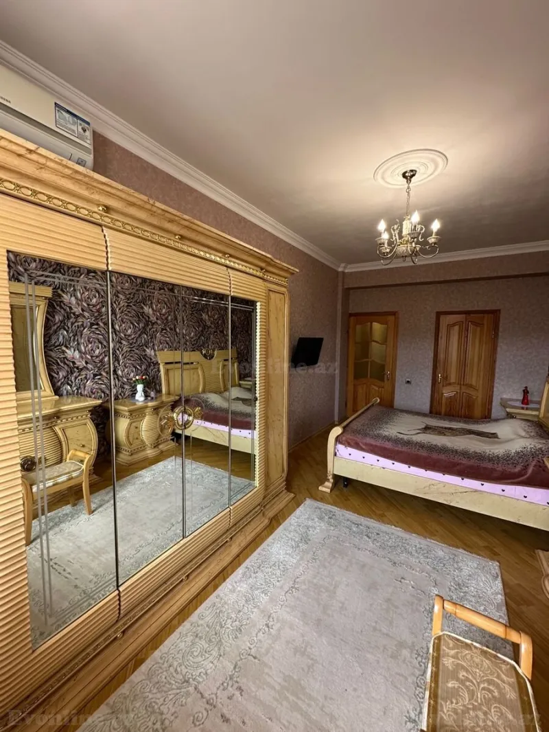 Satılır 4 otaqlı Mənzil Yeni tikili 130 m² Elmlər Akademiyası m. - şəkil 11