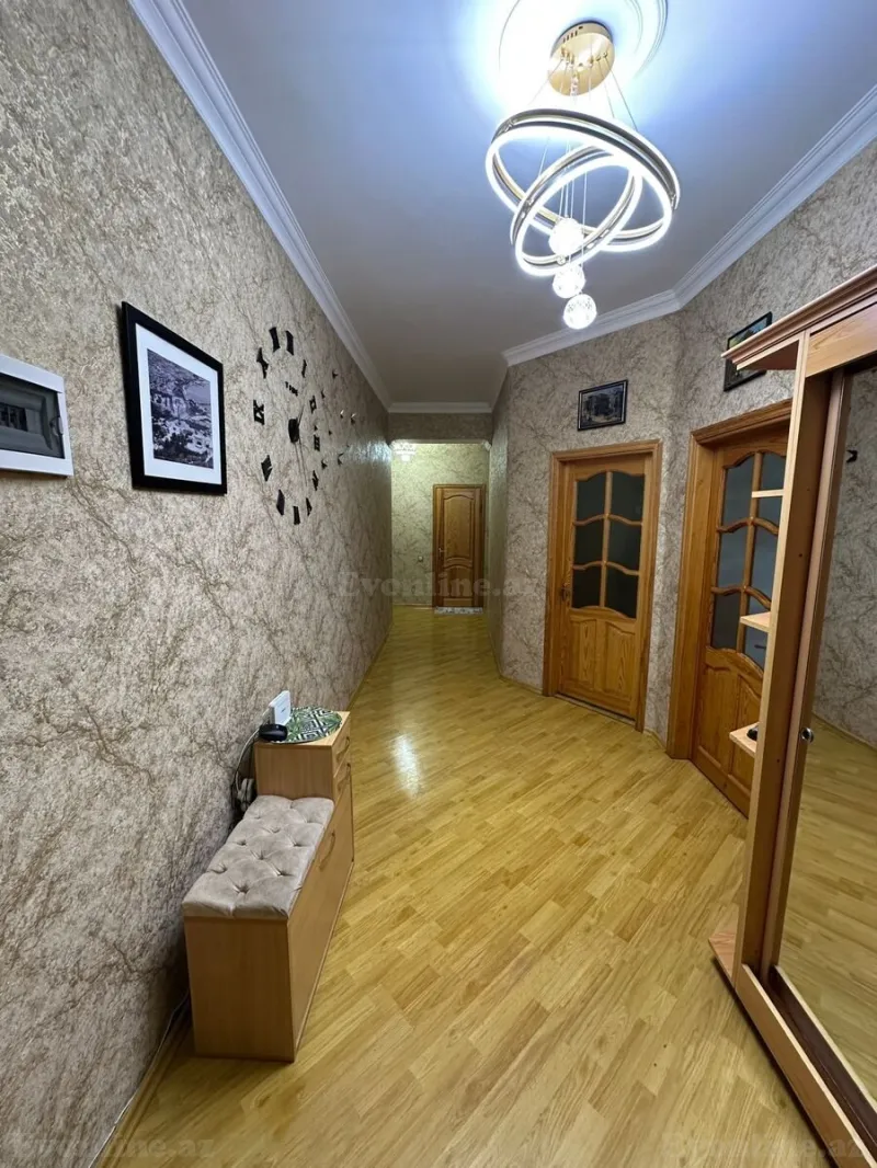 Satılır 4 otaqlı Mənzil Yeni tikili 130 m² Elmlər Akademiyası m. - şəkil 14