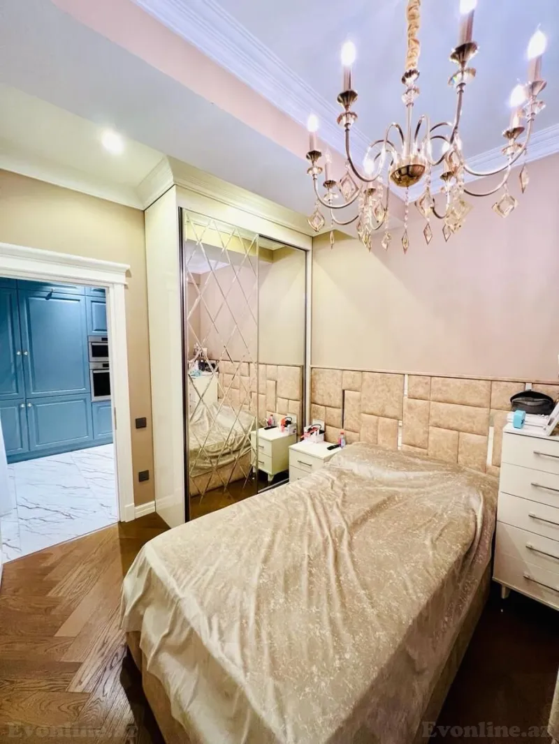 Satılır 4 otaqlı Mənzil Yeni tikili 140 m² Qara Qarayev m. - şəkil 23
