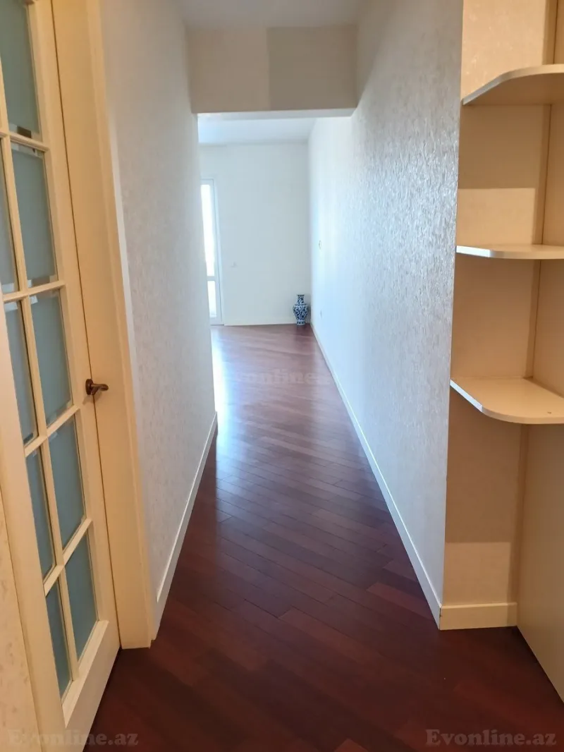 Satılır 2 otaqlı Mənzil Yeni tikili 106 m² 8 Noyabr m. - şəkil 3