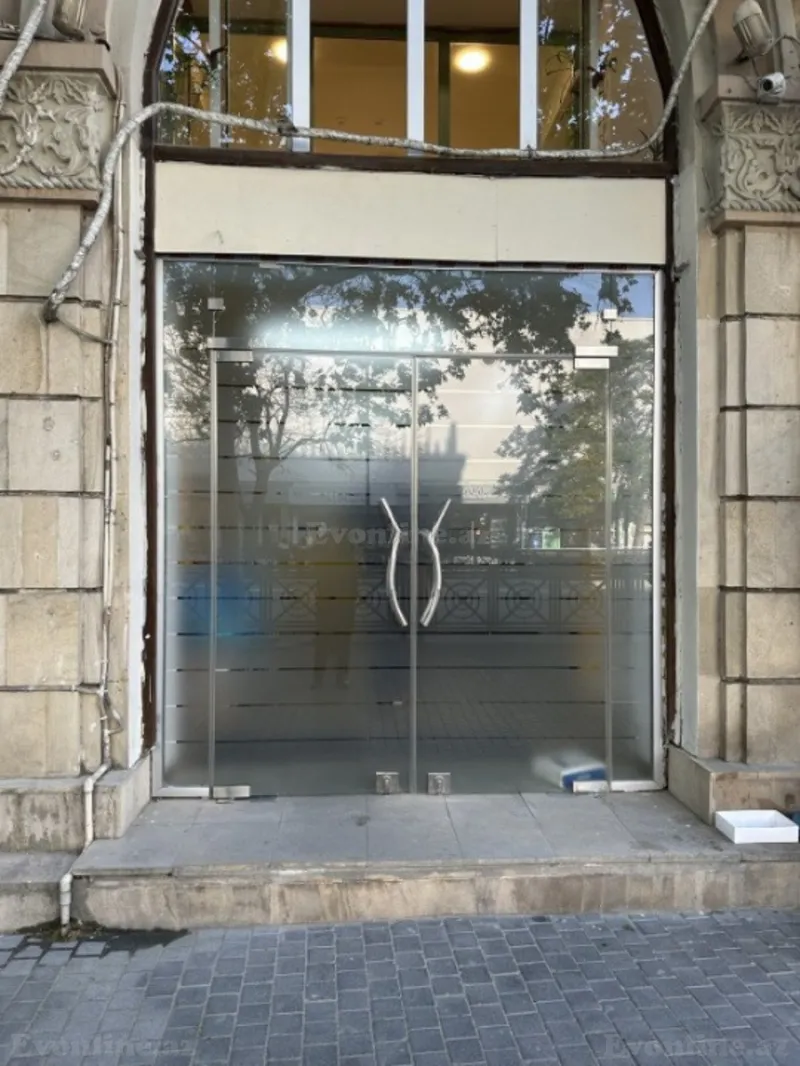 Obyekt 20 m² İçərişəhər m. Kirayə verilir