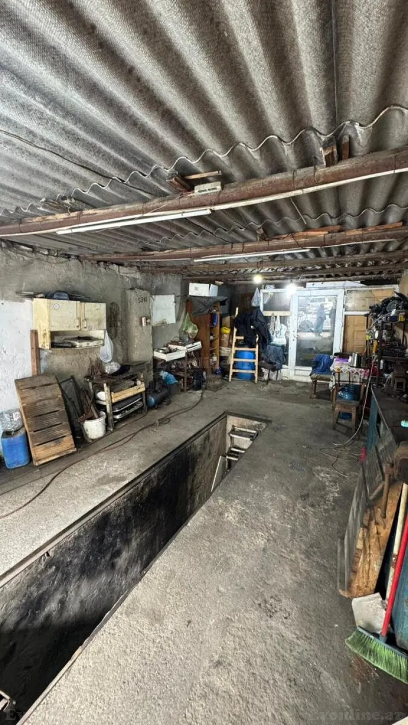 Qaraj 40 m² 3-cü mikrorayon Satılır