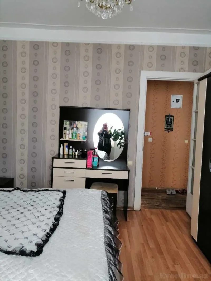 Satılır 2 otaqlı Mənzil Köhnə tikili 56.7 m² Koroğlu m. - şəkil 3