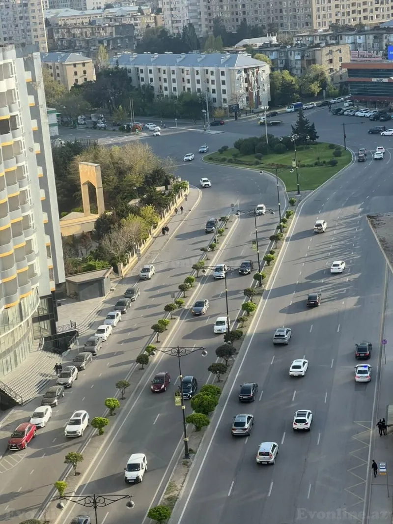 Satılır 4 otaqlı Mənzil Yeni tikili 151 m² İnşaatçılar m. - şəkil 2
