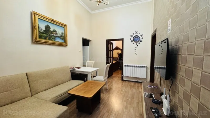 Satılır 3 otaqlı Mənzil Köhnə tikili 65 m² Sahil m. - şəkil 2