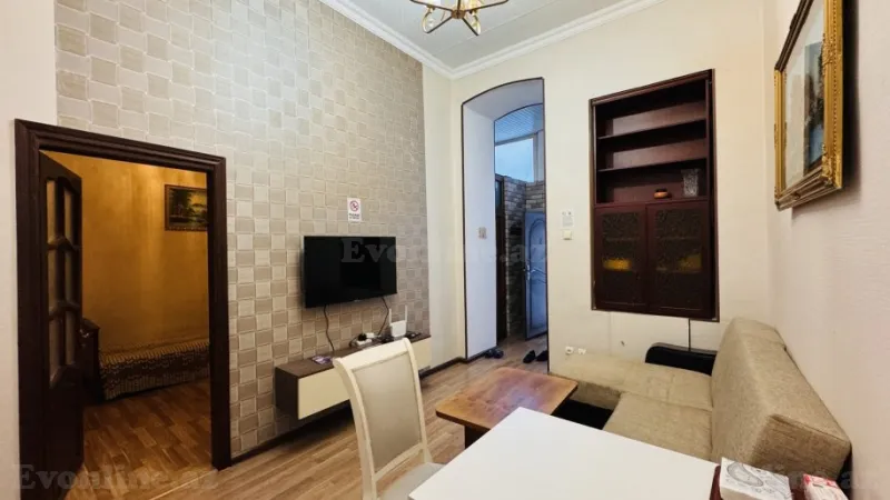 Satılır 3 otaqlı Mənzil Köhnə tikili 65 m² Sahil m. - şəkil 3