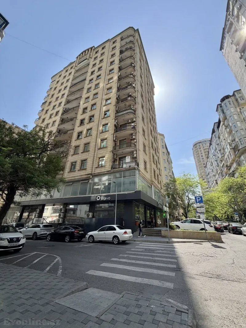 Satılır 3 otaqlı Mənzil Yeni tikili 132 m² Nizami m.