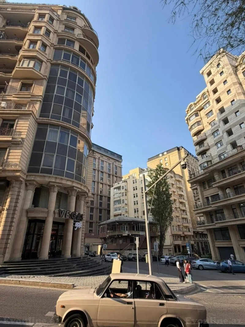 4 otaqlı Mənzil 141 m² İçərişəhər m. Satılır