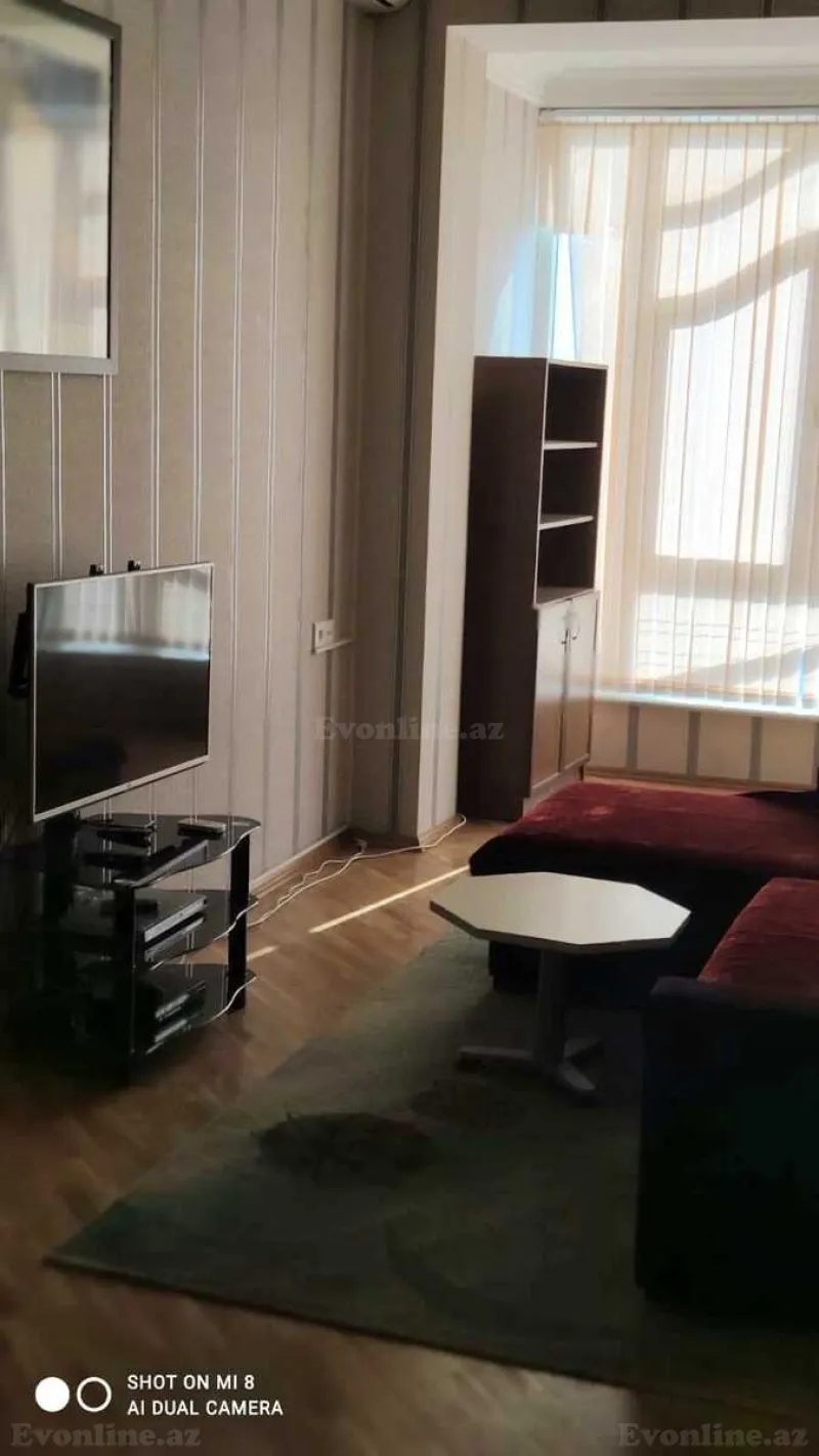 Kirayə verilir 4 otaqlı Mənzil Köhnə tikili 110 m² Sahil m. - şəkil 2