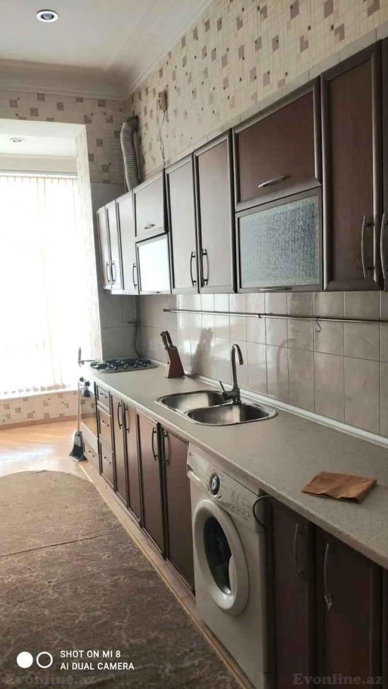 Kirayə verilir 4 otaqlı Mənzil Köhnə tikili 110 m² Sahil m. - şəkil 3