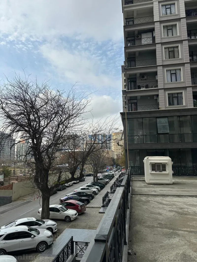 Satılır 3 otaqlı Mənzil Yeni tikili 145 m² 28 May m. - şəkil 2