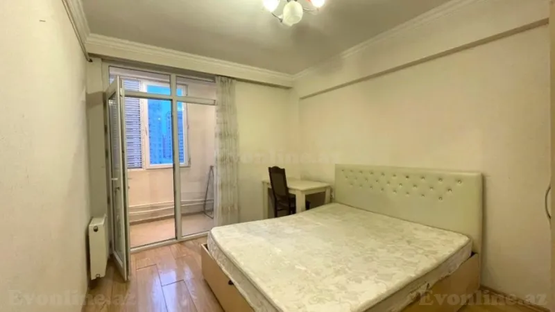 Satılır 2 otaqlı Mənzil Köhnə tikili 45 m² Gənclik m. - şəkil 6