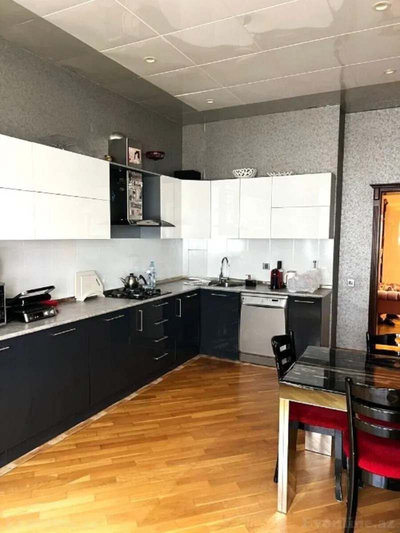 Satılır 3 otaqlı Mənzil Yeni tikili 136 m² Nərimanov r. - şəkil 2