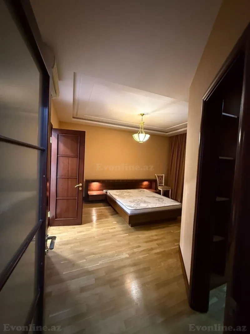 Kirayə verilir 4 otaqlı Mənzil Yeni tikili 217 m² Gənclik m. - şəkil 9
