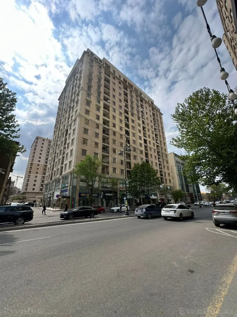Satılır 2 otaqlı Mənzil Yeni tikili 91 m² 8 Noyabr m. - şəkil 2