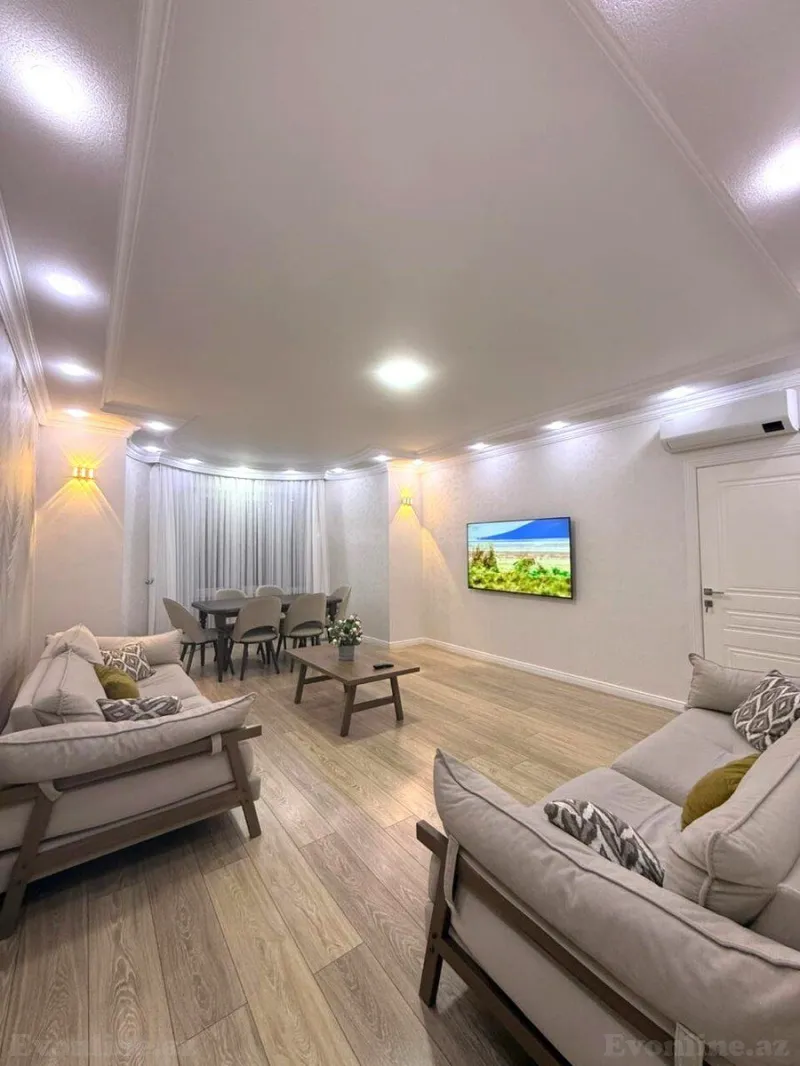 Satılır 2 otaqlı Mənzil Yeni tikili 68 m² 8 Noyabr m.