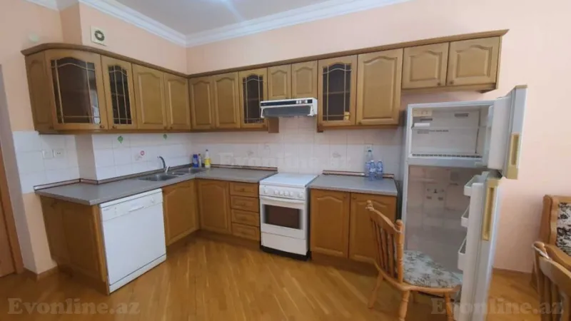 Kirayə verilir 4 otaqlı Mənzil Yeni tikili 220 m² 28 May m. - şəkil 7