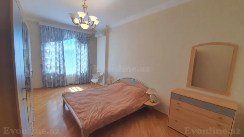 Kirayə verilir 4 otaqlı Mənzil Yeni tikili 220 m² 28 May m. - şəkil 15