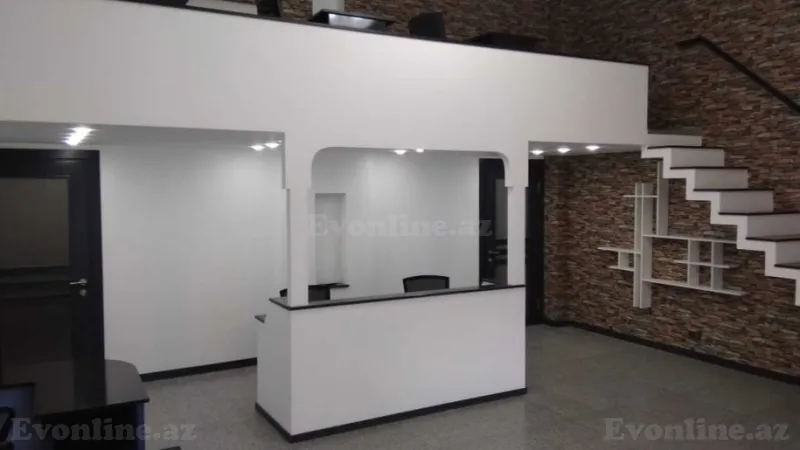 3 otaqlı Ofis 66 m² Elmlər Akademiyası m. Kirayə verilir