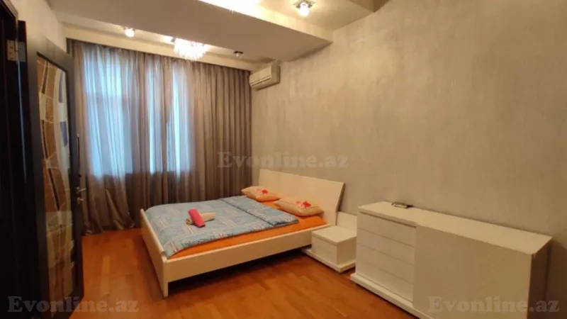 Kirayə verilir 4 otaqlı Mənzil Yeni tikili 220 m² 28 May m. - şəkil 10