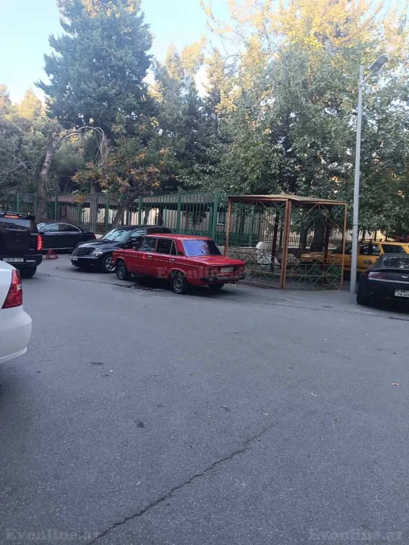 Satılır 3 otaqlı Mənzil Köhnə tikili 75 m² Dərnəgül m. - şəkil 13